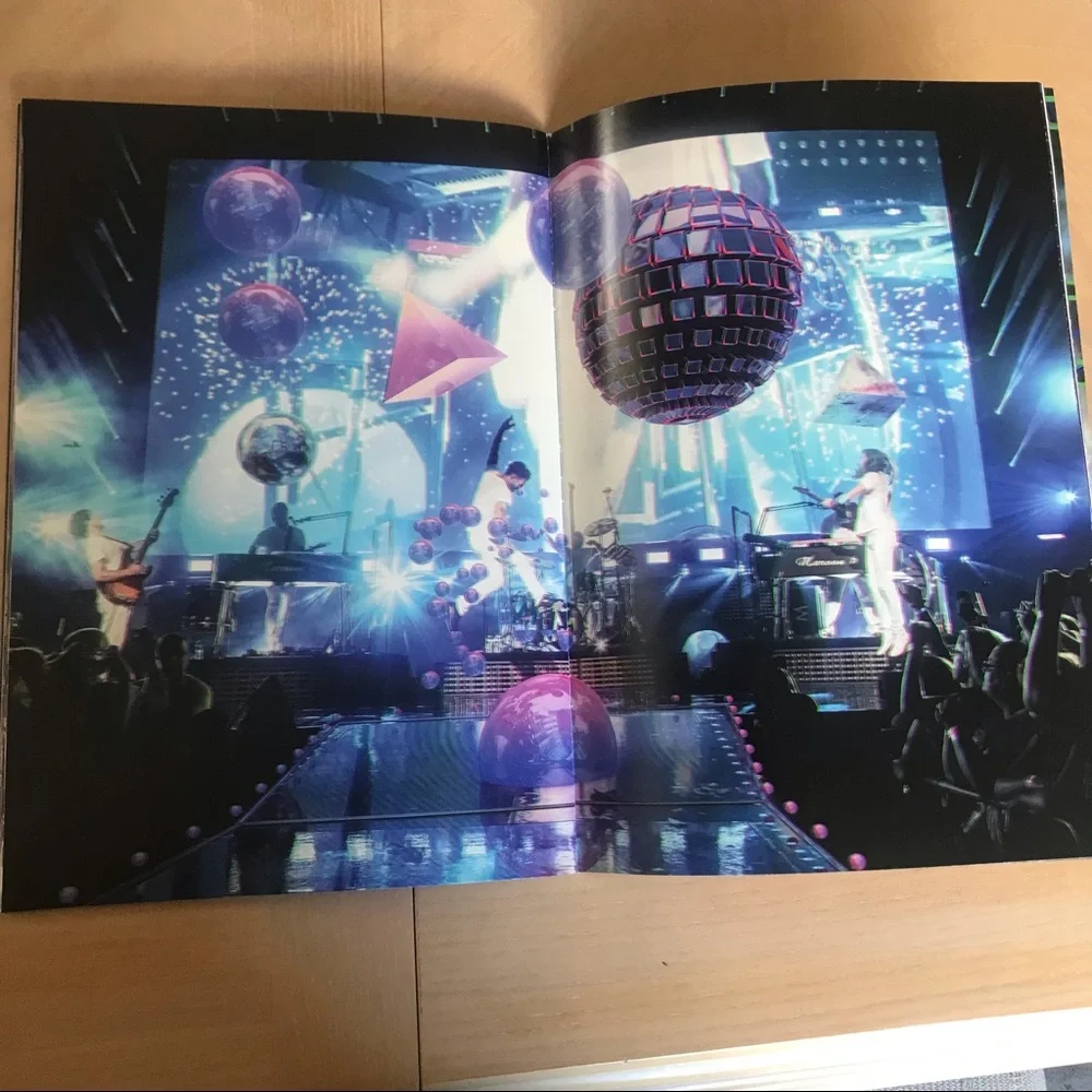 MAROON 5 V 2015 Tour Program Book NWOT NEW